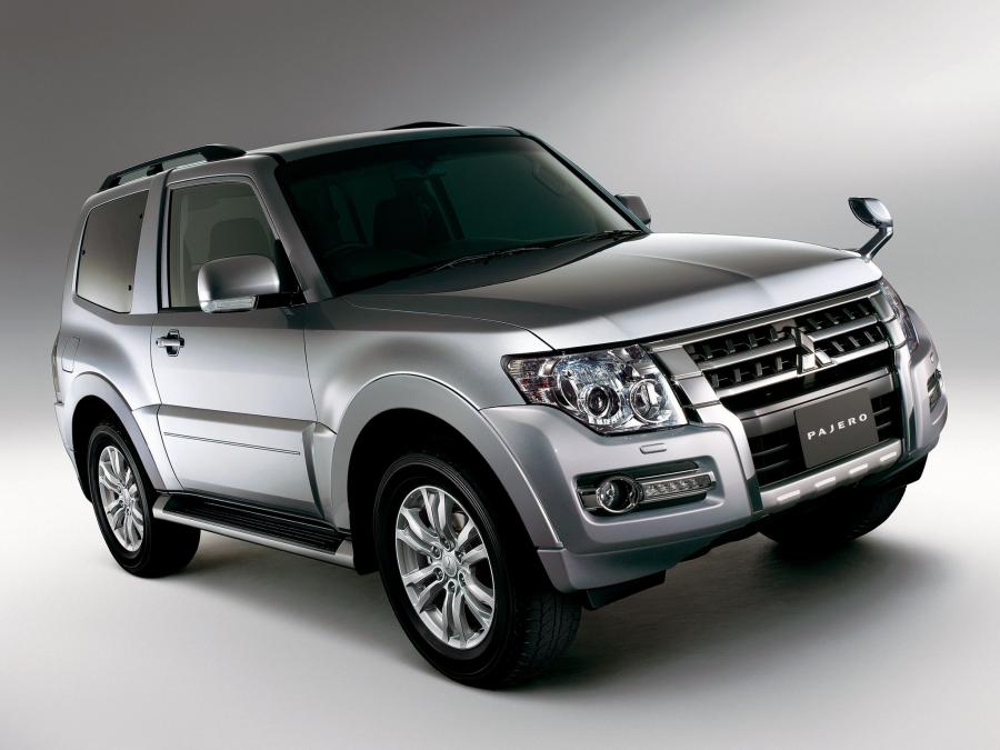  Mitsubishi Pajero 3-Door 2014 года  (JP) (фото 3 из 4)
